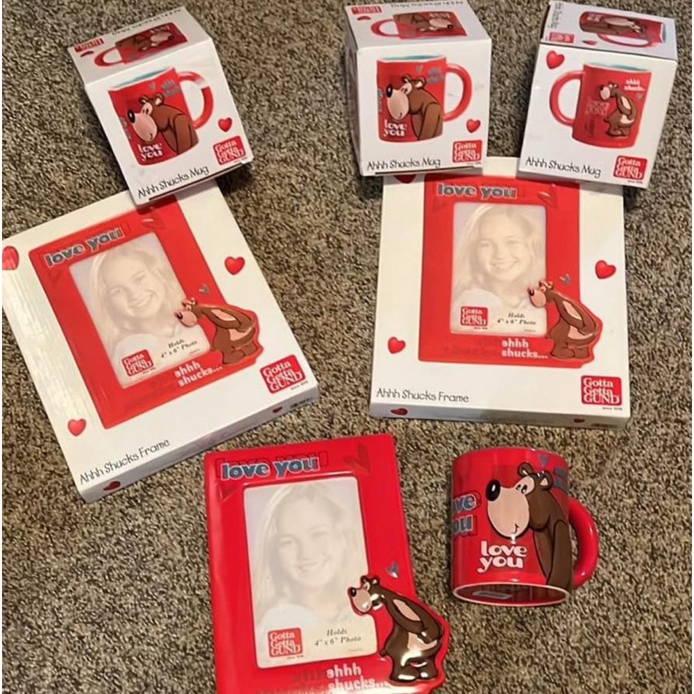 Price for all…Gund brand mugs and pictures